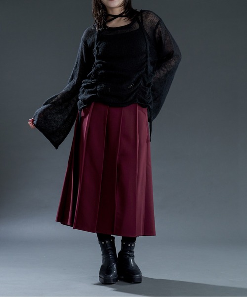 Ellno de Mavie(エルノデメヴィ)の「コードネックシャーリングシアーニット(ニット/セーター・レディース・ブラック/ボルドー・FREE)」の4枚目の写真