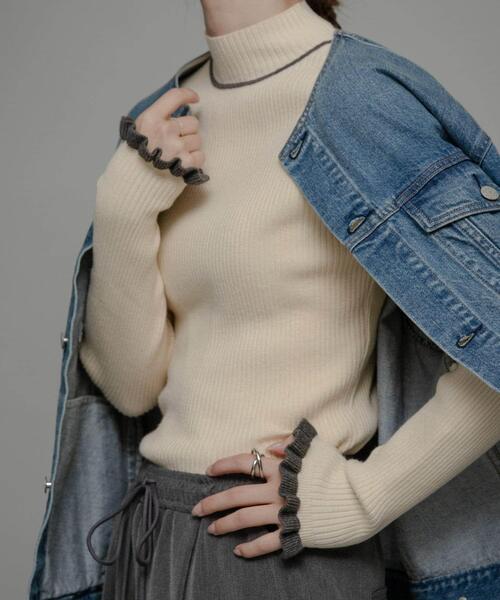 URBAN RESEARCH Sonny Label(アーバンリサーチサニーレーベル)の「袖口フリルハイネックプルオーバー(ニット/セーター・レディース・オフホワイト/グレー/ミント/ベージュ系その他/ネイビー×ホワイト・FREE)」の6枚目の写真