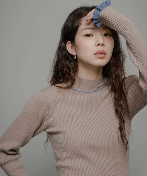 URBAN RESEARCH Sonny Label(アーバンリサーチサニーレーベル)の「袖口フリルハイネックプルオーバー(ニット/セーター・レディース・オフホワイト/グレー/ミント/ベージュ系その他/ネイビー×ホワイト・FREE)」の15枚目の写真