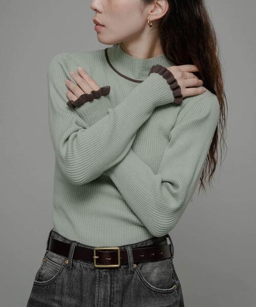 袖口フリルハイネックプルオーバー（ニット/セーター）｜URBAN