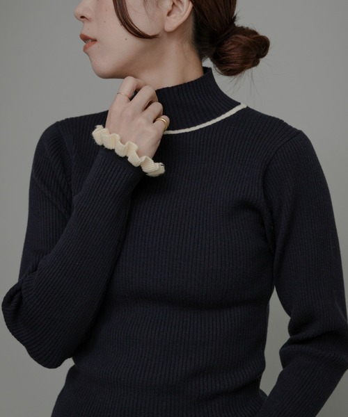 袖口フリルハイネックプルオーバー（ニット/セーター）｜URBAN