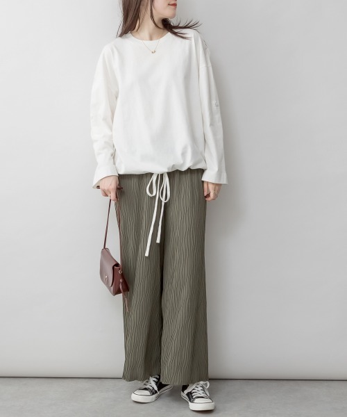 RCD(アールシーディー)の「長袖裾バルーン2wayカットソー(Tシャツ/カットソー・レディース・ブラック/カーキ/チャコールグレー/グレイッシュベージュ/オフホワイト・M-L/4L~5L/LL~3L)」の20枚目の写真