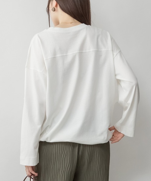 RCD(アールシーディー)の「長袖裾バルーン2wayカットソー(Tシャツ/カットソー・レディース・ブラック/カーキ/チャコールグレー/グレイッシュベージュ/オフホワイト・M-L/4L~5L/LL~3L)」の8枚目の写真
