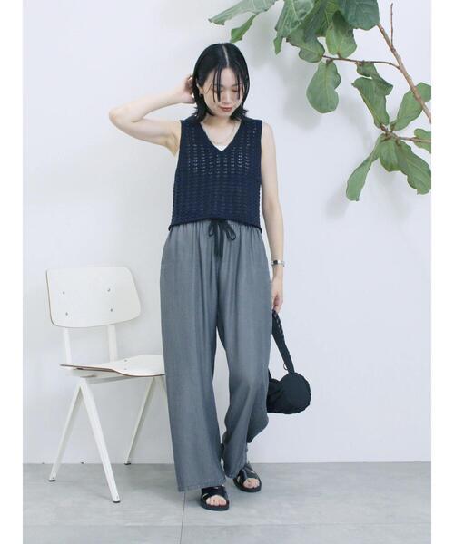 Samansa Mos2 blue（サマンサモスモスブルー）の「テープヤーン透かしニットベスト（ニット/セーター・レディース・ブラウン/キナリ/チャコールグレー・F）」の14枚目の写真