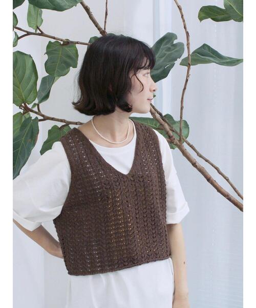 Samansa Mos2 blue（サマンサモスモスブルー）の「テープヤーン透かしニットベスト（ニット/セーター・レディース・ブラウン/キナリ/チャコールグレー・F）」の18枚目の写真