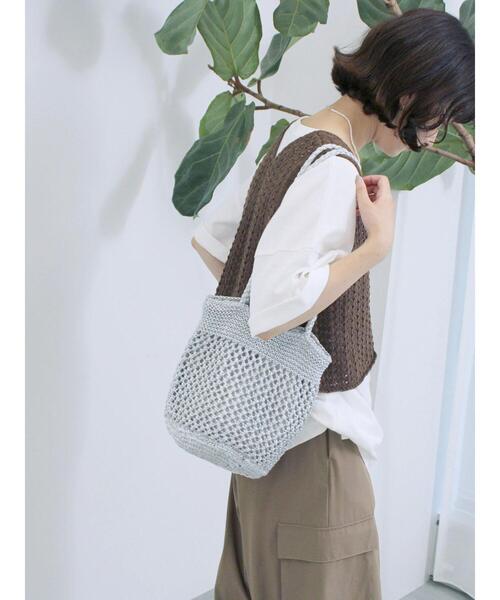 Samansa Mos2 blue（サマンサモスモスブルー）の「テープヤーン透かしニットベスト（ニット/セーター・レディース・ブラウン/キナリ/チャコールグレー・F）」の21枚目の写真