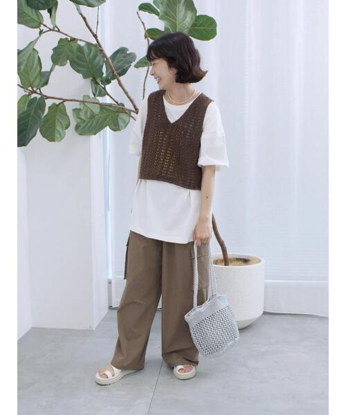 Samansa Mos2 blue（サマンサモスモスブルー）の「テープヤーン透かしニットベスト（ニット/セーター・レディース・ブラウン/キナリ/チャコールグレー・F）」の22枚目の写真