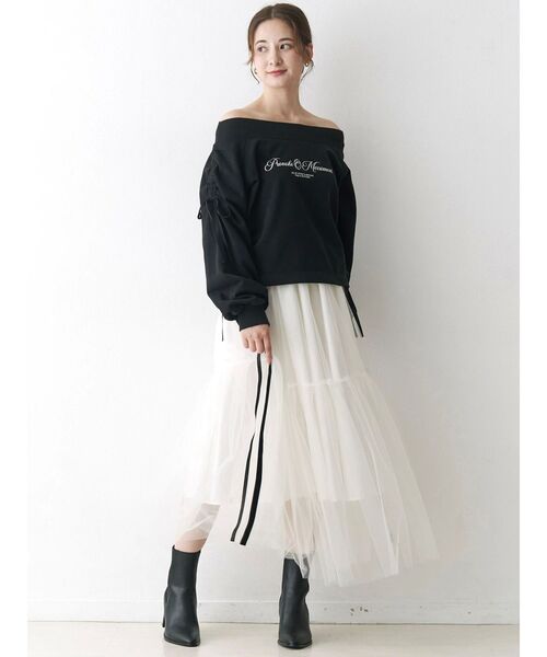 CALNAMUR(カルナムール)の「2WAY オフショルリボンスウェットプルオーバー(スウェット・レディース・ブラック/ブラウン/レッド・FREE)」の22枚目の写真