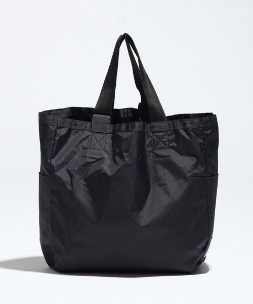 LeSportsac(レスポートサック)の「【LeSportsac】ADJUSTABLE REVERSIBLE TOTE BAG(トートバッグ・レディース・ブラック/ホワイト・FREE)」の11枚目の写真