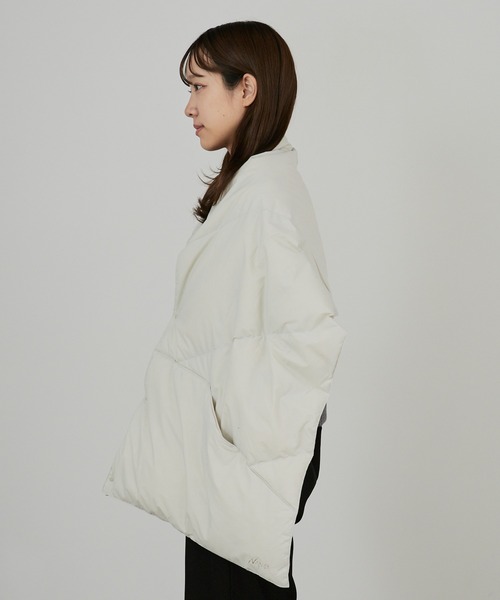 NANGA(ナンガ)の「NANGA/ナンガ DOWN PONCHO MUFFLER マフラー(マフラー・レディース・ブラウン/ブラック/アイボリー/カーキ・FREE)」の11枚目の写真