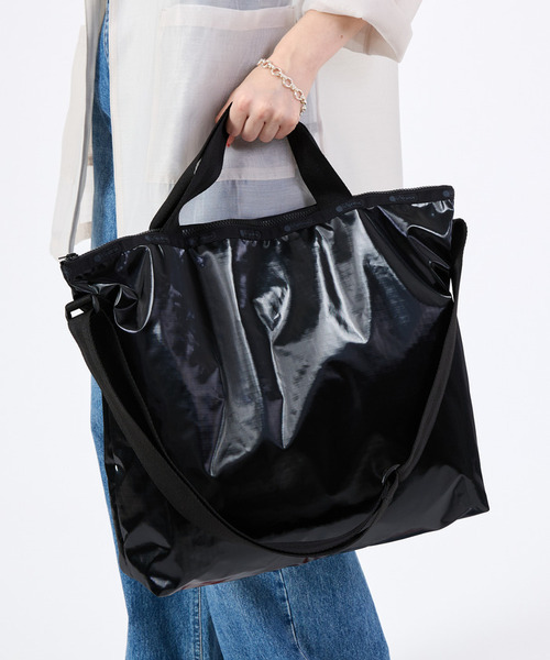 LeSportsac(レスポートサック)の「DELUXE ZIPTOP TOTE ブラックシャイン(トートバッグ・レディース・ブラック・FREE)」の1枚目の写真