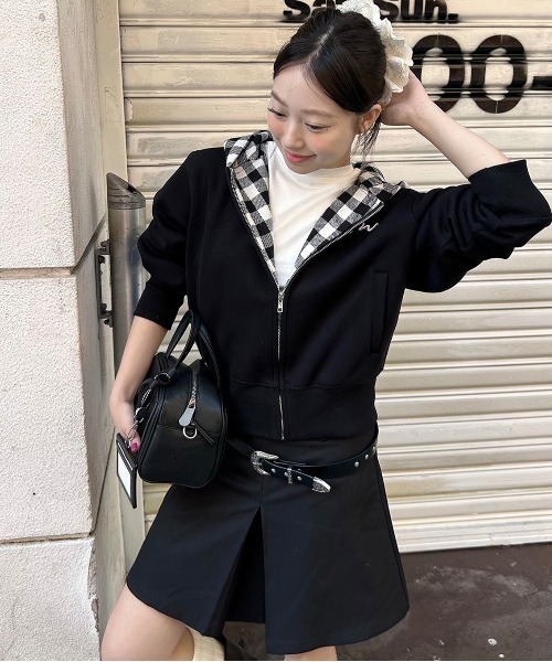 gossip!ロサンゼルス(ゴシップロサンゼルス)の「着回し力バツグン!ゆるっとラフな万能ショートジップチェック柄パーカー Y2K(パーカー・レディース・チェック・M)」の6枚目の写真