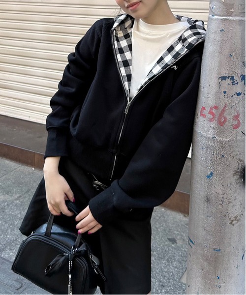 gossip!ロサンゼルス(ゴシップロサンゼルス)の「着回し力バツグン!ゆるっとラフな万能ショートジップチェック柄パーカー Y2K(パーカー・レディース・チェック・M)」の12枚目の写真