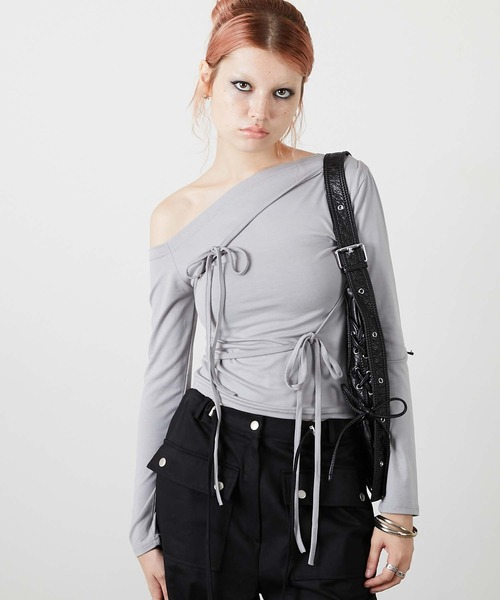 led.tokyo（レッドトウキョウ）の「【led.tokyo】ONE SHOULDER RIBBON TOPS/ワンショルダーリボントップス（Tシャツ/カットソー・レディース・ホワイト/ブラック/グレー・FREE）」の3枚目の写真