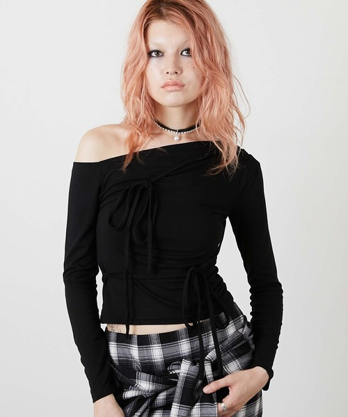 led.tokyo（レッドトウキョウ）の「【led.tokyo】ONE SHOULDER RIBBON TOPS/ワンショルダーリボントップス（Tシャツ/カットソー・レディース・ホワイト/ブラック/グレー・FREE）」の2枚目の写真