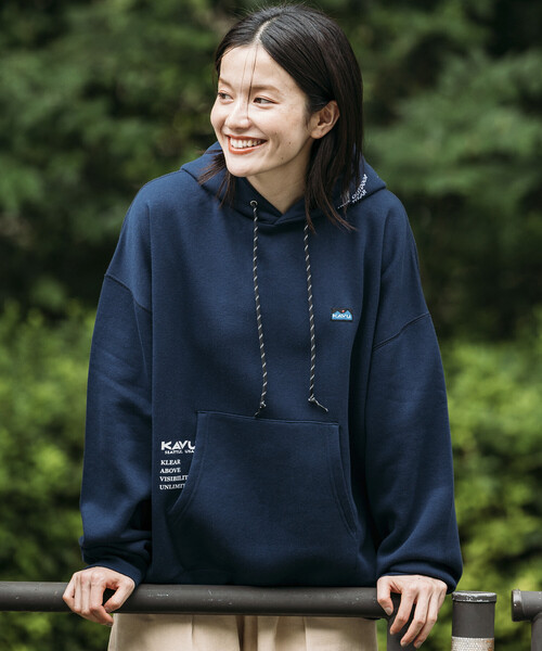 FREAK'S STORE（フリークスストア）の「限定展開 KAVU×FREAK'S STORE/カブー 別注 ビッグシルエット ワンポイント刺繍 プルオーバー パーカー / フーディ（パーカー・メンズ・ネイビー/グリーン/ブラック/グレイッシュベージュ/アッシュグレー・SMALL/MEDIUM/LARGE）」の5枚目の写真