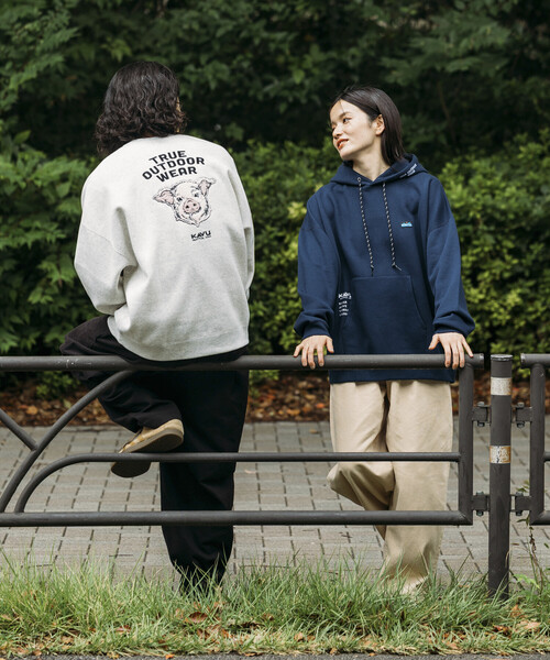 FREAK'S STORE（フリークスストア）の「限定展開 KAVU×FREAK'S STORE/カブー 別注 ビッグシルエット ワンポイント刺繍 プルオーバー パーカー / フーディ（パーカー・メンズ・ネイビー/グリーン/ブラック/グレイッシュベージュ/アッシュグレー・SMALL/MEDIUM/LARGE）」の17枚目の写真