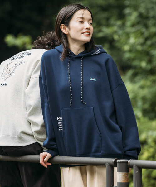 FREAK'S STORE（フリークスストア）の「限定展開 KAVU×FREAK'S STORE/カブー 別注 ビッグシルエット ワンポイント刺繍 プルオーバー パーカー / フーディ（パーカー・メンズ・ネイビー/グリーン/ブラック/グレイッシュベージュ/アッシュグレー・SMALL/MEDIUM/LARGE）」の20枚目の写真