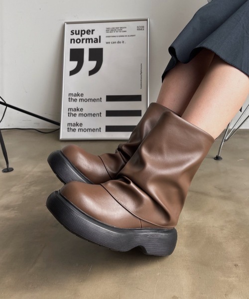 VACANCY（ヴァカンシー）の「カバーミディアム厚底ブーツ（ブーツ・レディース・ブラック/ブラウン・LARGE/MEDIUM）」の3枚目の写真