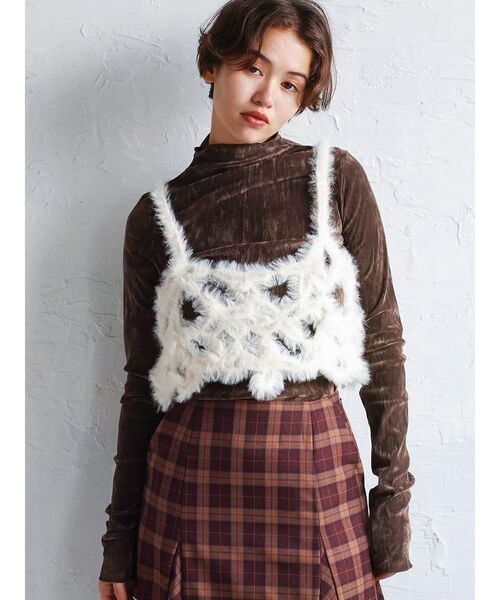 FIKA.(フィーカ)の「Flower motif feather knit bustier(その他トップス・レディース・グレー/オフホワイト・MEDIUM)」の3枚目の写真