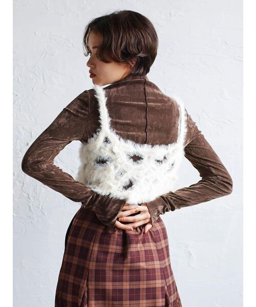 FIKA.(フィーカ)の「Flower motif feather knit bustier(その他トップス・レディース・グレー/オフホワイト・MEDIUM)」の5枚目の写真