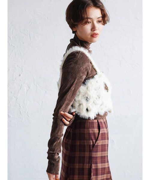 FIKA.(フィーカ)の「Flower motif feather knit bustier(その他トップス・レディース・グレー/オフホワイト・MEDIUM)」の8枚目の写真