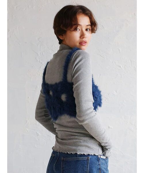 FIKA.(フィーカ)の「Flower motif feather knit bustier(その他トップス・レディース・グレー/オフホワイト・MEDIUM)」の11枚目の写真