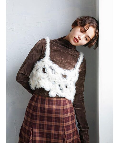 FIKA.(フィーカ)の「Flower motif feather knit bustier(その他トップス・レディース・グレー/オフホワイト・MEDIUM)」の1枚目の写真