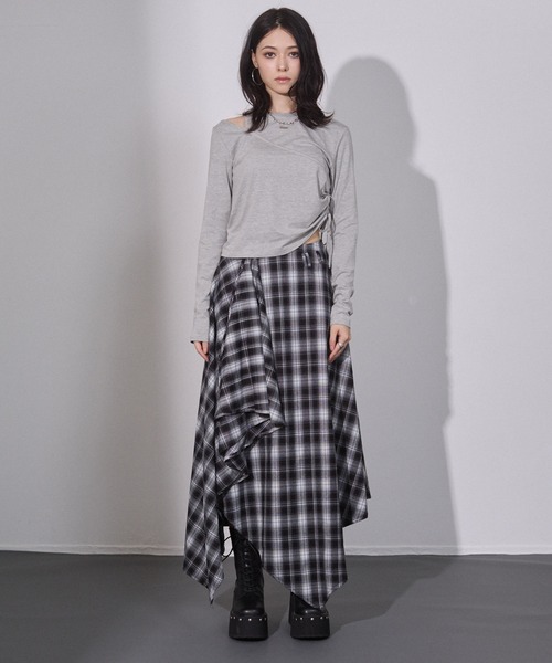 ENVYM（アンビー）の「ショルダーオープントップス（Tシャツ/カットソー・レディース・グレー/ブラック/カーキ・FREE）」の4枚目の写真