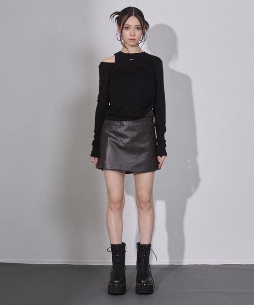 ENVYM（アンビー）の「ショルダーオープントップス（Tシャツ/カットソー・レディース・グレー/ブラック/カーキ・FREE）」の17枚目の写真