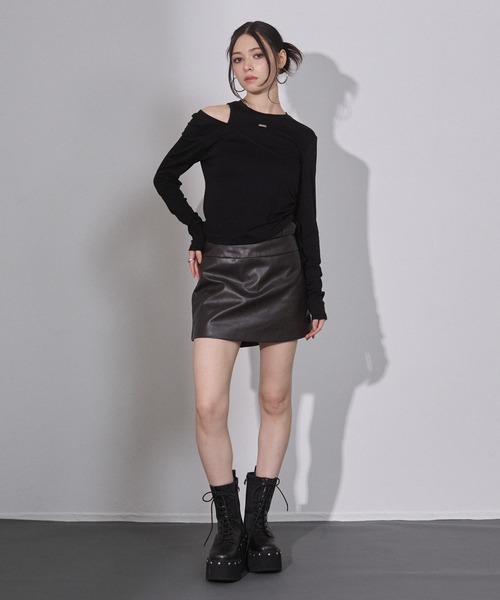 ENVYM（アンビー）の「ショルダーオープントップス（Tシャツ/カットソー・レディース・グレー/ブラック/カーキ・FREE）」の18枚目の写真