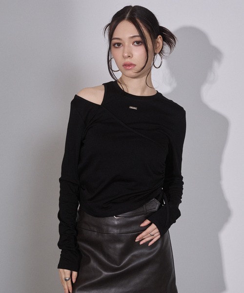 ENVYM（アンビー）の「ショルダーオープントップス（Tシャツ/カットソー・レディース・グレー/ブラック/カーキ・FREE）」の15枚目の写真