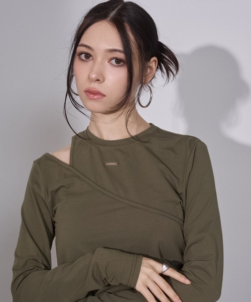 ENVYM（アンビー）の「ショルダーオープントップス（Tシャツ/カットソー・レディース・グレー/ブラック/カーキ・FREE）」の20枚目の写真