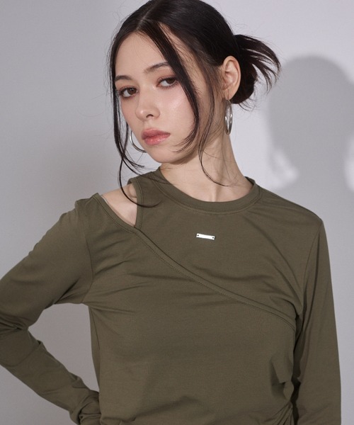 ENVYM（アンビー）の「ショルダーオープントップス（Tシャツ/カットソー・レディース・グレー/ブラック/カーキ・FREE）」の21枚目の写真