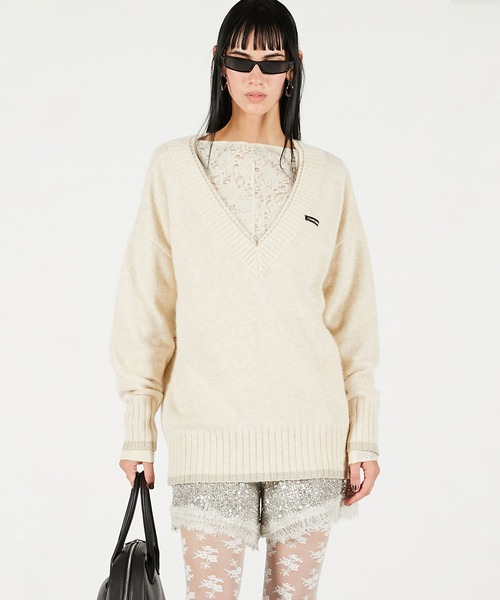 BACCA Ｖネックニット　ブラック　ホワイト BACCA Vネックニット ブラック ホワイト BACCA Vネックニット