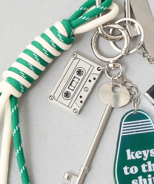 BEARDSLEY（ビアズリー）の「《1/16(金)11時追加予約》インフルエンサーコラボバッグチャーム（チャーム・レディース・グリーン/レッド/ブラック・FREE）」の22枚目の写真