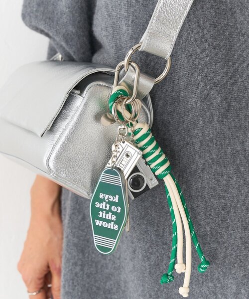 BEARDSLEY（ビアズリー）の「《1/16(金)11時追加予約》インフルエンサーコラボバッグチャーム（チャーム・レディース・グリーン/レッド/ブラック・FREE）」の14枚目の写真