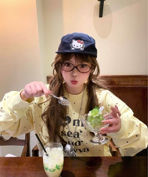 ViViDAY(ビビデー)の「ドット柄フロントプリントトレーナー(スウェット・レディース・イエロー/ブラック・M)」の15枚目の写真