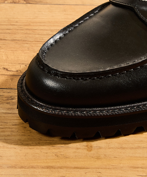 Tomo & Co（トモアンドシーオー）の「Tomo&Co トモアンドシーオー / COIN LOFER デュプイレザーレザーコインローファー Vibram / TMTKS-S-0055（ローファー・メンズ・ブラック・27cm/26.5cm/26cm/25.5cm/25cm）」の4枚目の写真