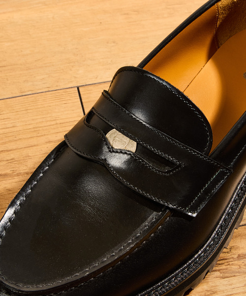 Tomo & Co（トモアンドシーオー）の「Tomo&Co トモアンドシーオー / COIN LOFER デュプイレザーレザーコインローファー Vibram / TMTKS-S-0055（ローファー・メンズ・ブラック・27cm/26.5cm/26cm/25.5cm/25cm）」の5枚目の写真