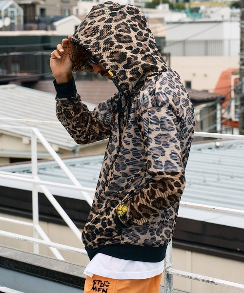 STUD MUFFIN（スタッドマフィン）の「mpa3995-レオパードメッシュ スマイリーパッチ ジップパーカー(614-02864)（パーカー・メンズ・ブラウン・2/3/4）」の3枚目の写真