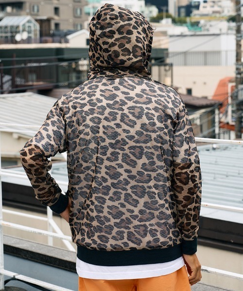 STUD MUFFIN（スタッドマフィン）の「mpa3995-レオパードメッシュ スマイリーパッチ ジップパーカー(614-02864)（パーカー・メンズ・ブラウン・2/3/4）」の4枚目の写真