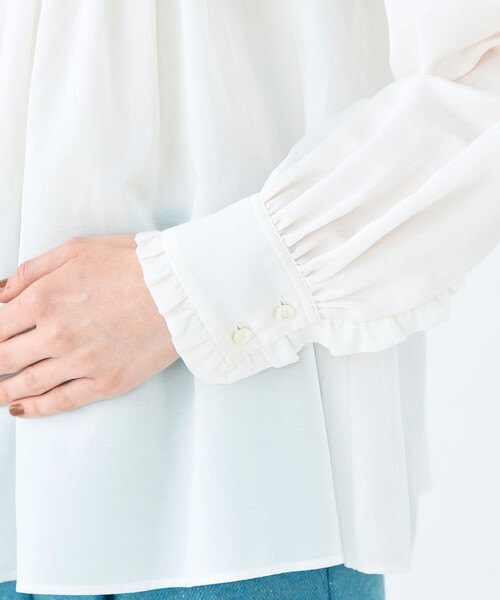 BALLSEY(ボールジィ)の「コットンシルクサテン ピンタックフリルブラウス(シャツ/ブラウス・レディース・ネイビー/ライトブルー/ホワイト・36)」の9枚目の写真