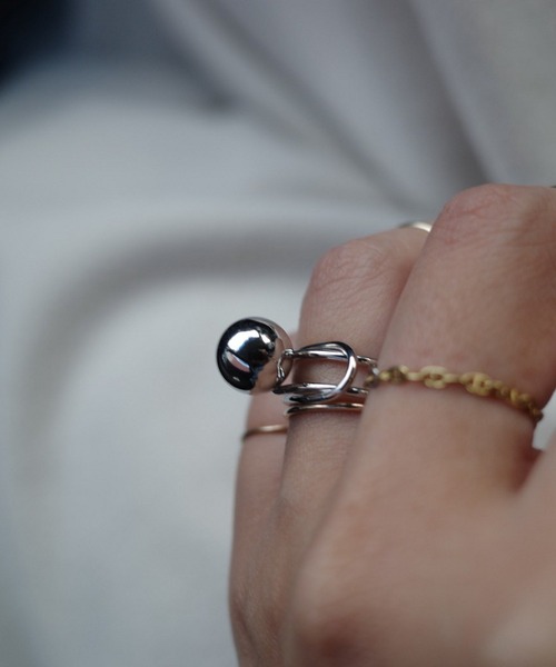 Rechic(リシック)の「【hidekaさんコラボ】メタルボール デザインリング(リング・レディース・シルバー・FREE)」の2枚目の写真