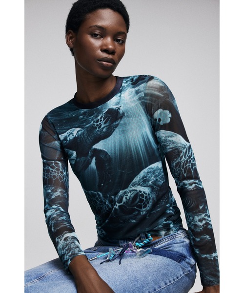 Desigual(デシグアル)の「【Desigual×BOTTER】オーシャンプリント亀Tシャツ(Tシャツ/カットソー・レディース・ブルー・S/M/L/XL)」の5枚目の写真