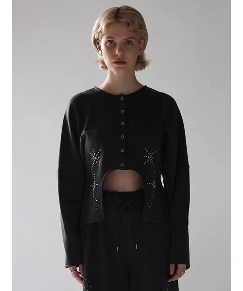 :ETHROF(イーサオブ)の「STUD DESIGN FRONT CURVE TOPS(Tシャツ/カットソー・レディース・チャコール/ブラック・FREE)」の18枚目の写真