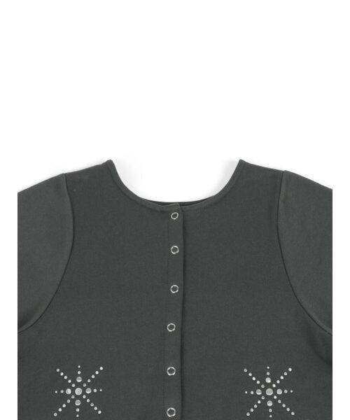 :ETHROF(イーサオブ)の「STUD DESIGN FRONT CURVE TOPS(Tシャツ/カットソー・レディース・チャコール/ブラック・FREE)」の5枚目の写真