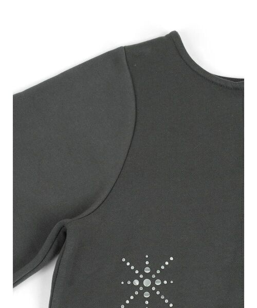 :ETHROF(イーサオブ)の「STUD DESIGN FRONT CURVE TOPS(Tシャツ/カットソー・レディース・チャコール/ブラック・FREE)」の7枚目の写真