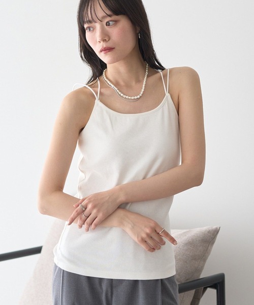 earth music&ecology（アースミュージックアンドエコロジー）の「【カップ付き】クロスストラップカップ付キャミソール（キャミソール・レディース・ブラック/アイボリー・S/M）」の2枚目の写真