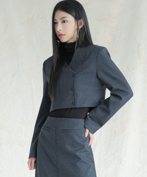 AVANDRESS(アバンドレス )の「Karin Crop Jacket BEIGE(テーラードジャケット・レディース・ベージュ・SMALL/MEDIUM)」の3枚目の写真